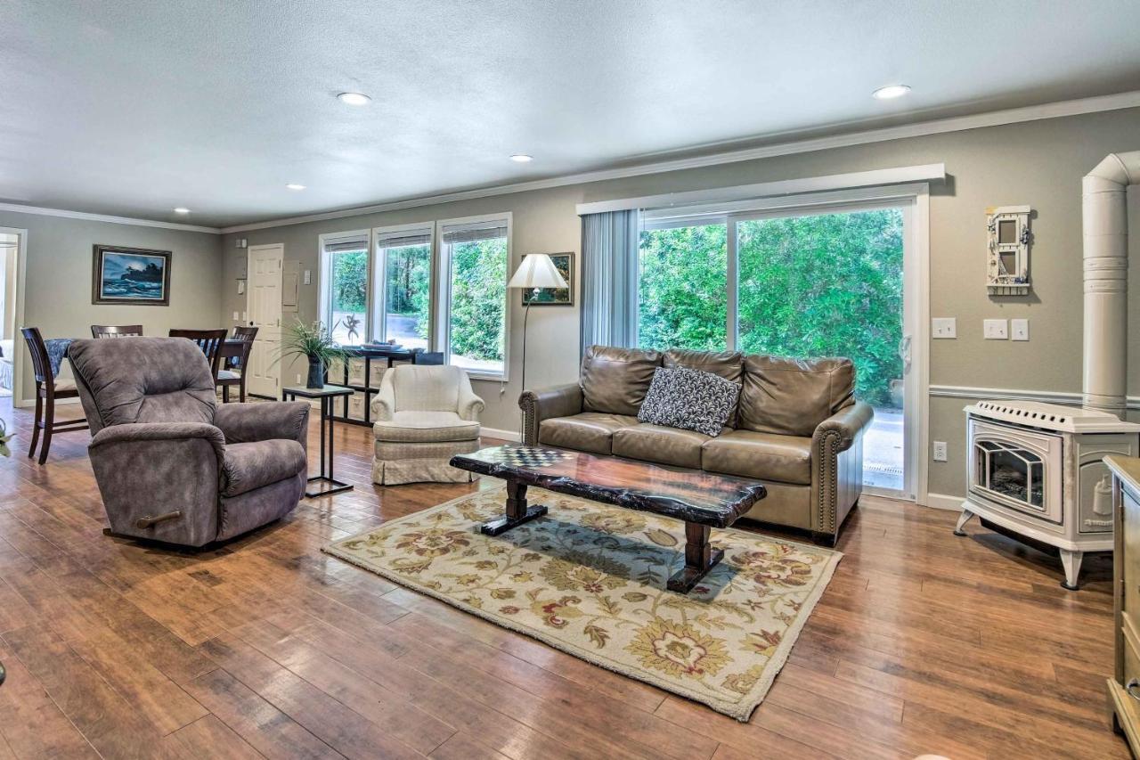 Coos Bay Retreat Less Than 2 Mi To Marina And Casino! ภายนอก รูปภาพ